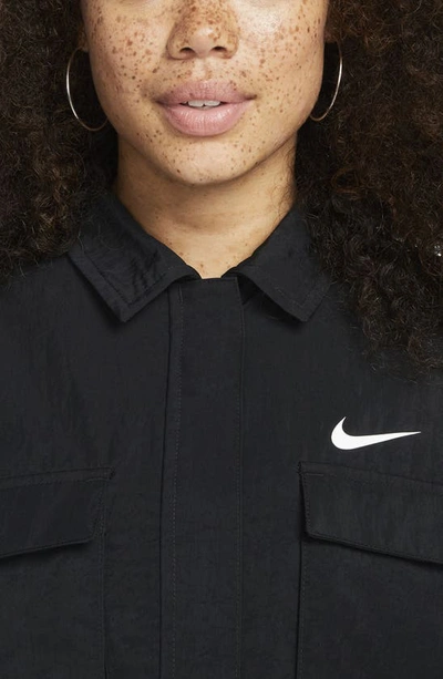 Nike Women's  Sportswear Essential Woven Jacket In Black/ White