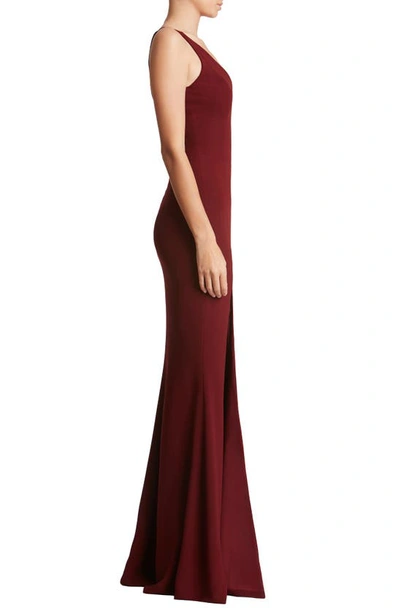 Dress The Population Iris Slit Crepe Gown In Burgundy