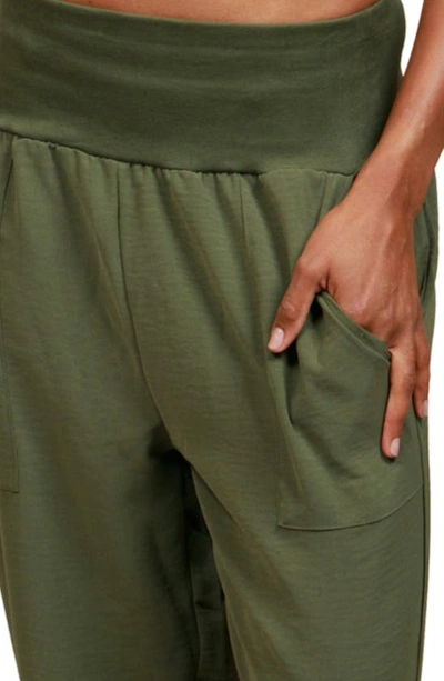 Nikki Lund Casual Pocket Joggers In Olive