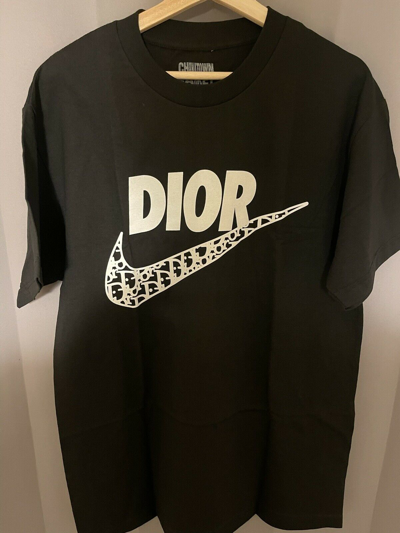 para jugar esférico pavo Pre-owned Chinatown Market Nike Swish Dior Tee T-shirt Large Black |  ModeSens
