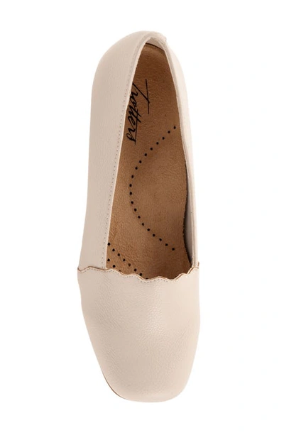 Trotters Sage Flat In Bone