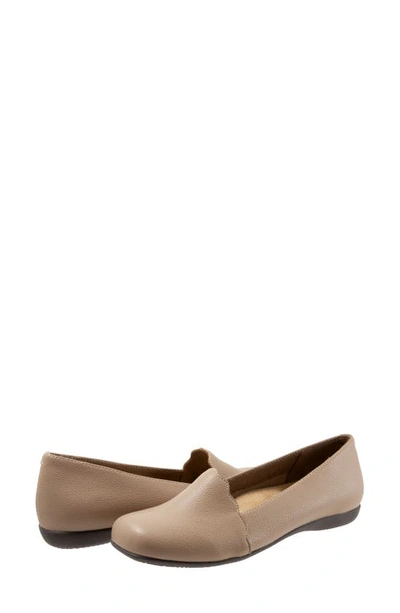 Trotters Sage Flat In Dark Taupe