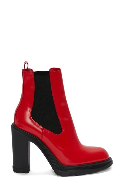 Alexander Mcqueen Tread Heeled Chelsea Boots In Poppy Red/ Black
