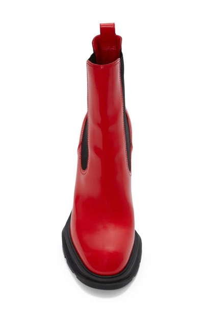 Alexander Mcqueen Tread Heeled Chelsea Boots In Poppy Red/ Black