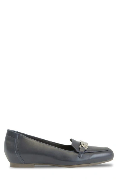 Munro Blair Bit Loafer In Navy Leather