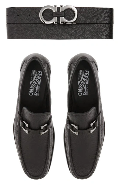 Ferragamo Gandioso Pebbled Moccasin With Gancini Ornament In Black Leather