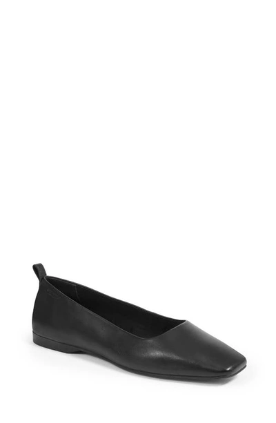 Shop Vagabond Shoemakers Delia Flat In Black