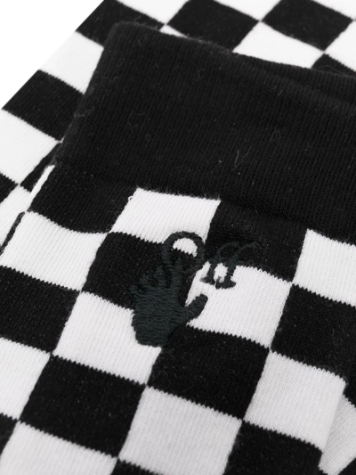 Shop Off-white Checkerboard Print Socks In 黑色