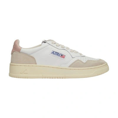 Shop Autry Medalist Sneakers In Leat_suede_wht_pow