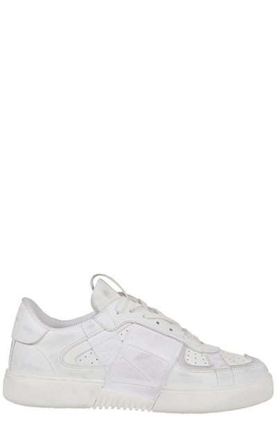 Shop Valentino Vl7n Round Toe Lace In White