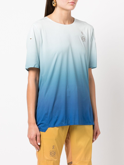 Shop Loewe Gradient-effect Logo-print T-shirt In 蓝色