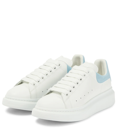 Alexander Mcqueen Larry Leather Sneakers In White/powd