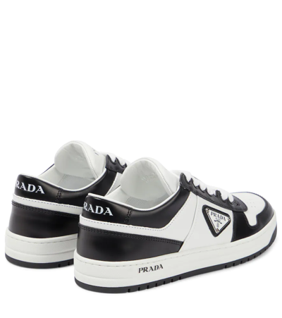 Prada Downtown Sneaker Aus Perforiertem Leder In Bianco+nero