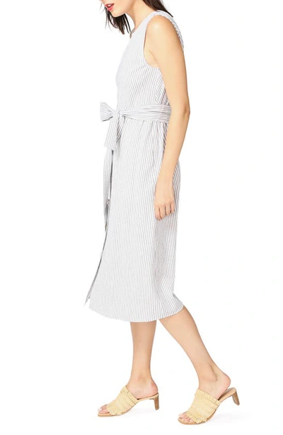Shop Court & Rowe Sleeveless Stretch Cotton Seersucker Dress In Stone Gray