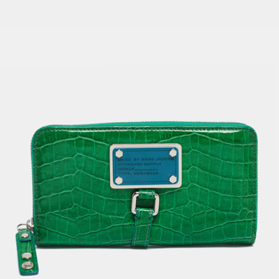 Pre-owned Marc By Marc Jacobs Green Croc Embossed Patent Leather Zip Around Wallet