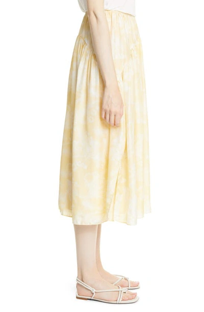 Vince Gathered Printed Silk Midi Skirt In Balm
