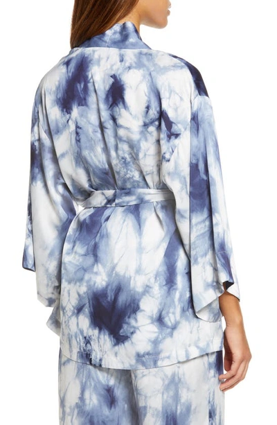 Natori Sora Tie Dye Satin Robe In Indigo