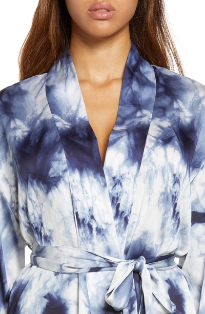 Natori Sora Tie Dye Satin Robe In Indigo