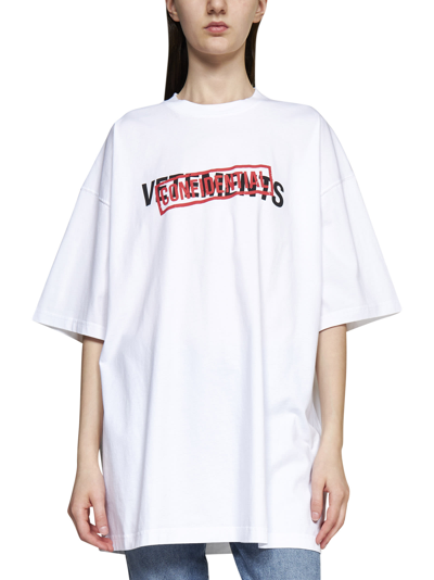 Shop Vetements T-shirt In White