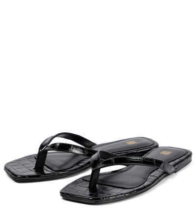 Shop Totême Croc-effect Leather Thong Sandals In Black Croco