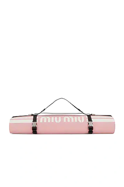 Shop Miu Miu Yoga Mat In Rosa & Bianco