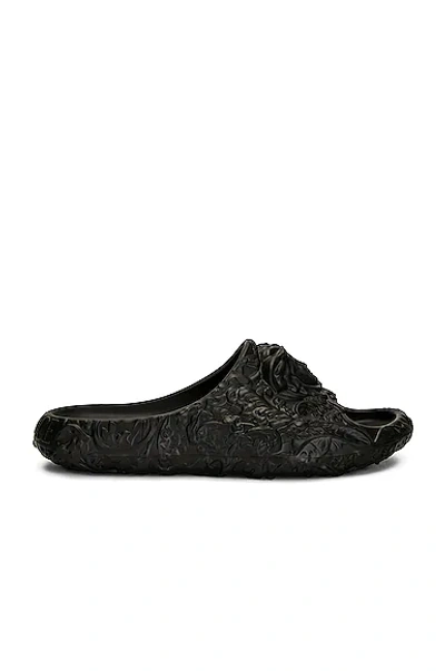 Shop Versace Gomma Disegno Barocco Slide In Nero