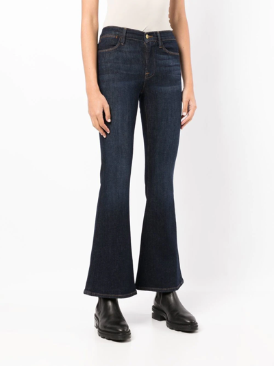 Shop Frame Le High Flared Jeans In Blau