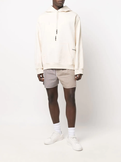 格纹拼接休闲短裤