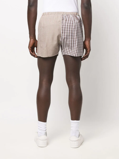 格纹拼接休闲短裤
