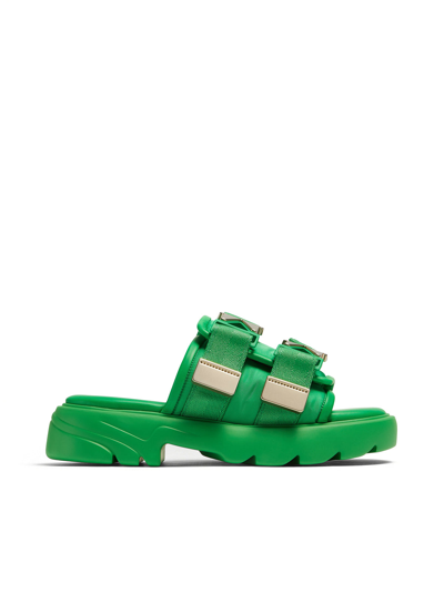 Shop Bottega Veneta Flash In Green