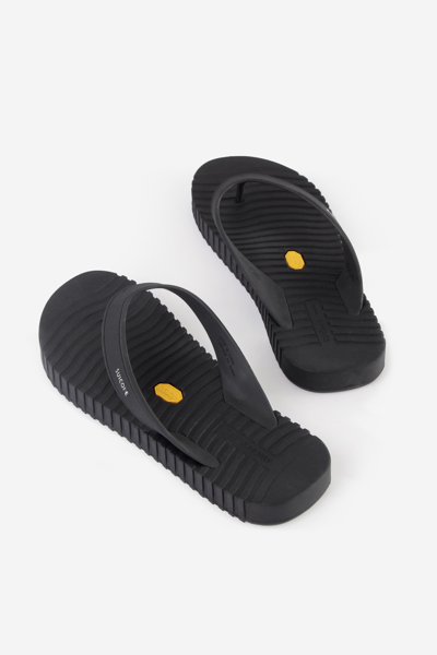 Shop Suicoke Von Flats In Black