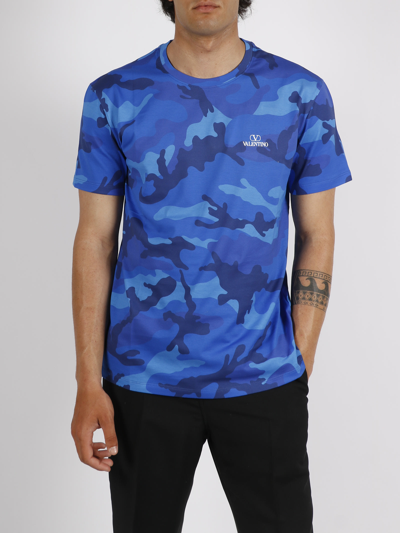 Shop Valentino Camouflage T-shirt In Blue