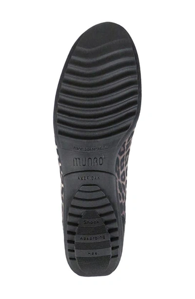 munro traveler slip on