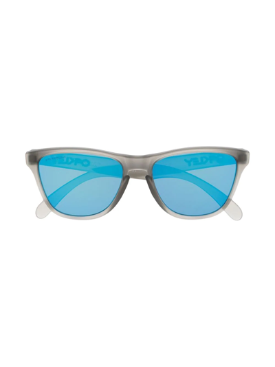 Shop Oakley Logo-print Blue-tinted Sunglasses In Grey