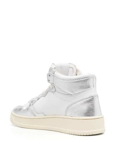 Autry Logo-patch Lace-up Sneakers In White