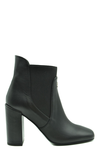 Shop Patrizia Pepe Bootie In Black