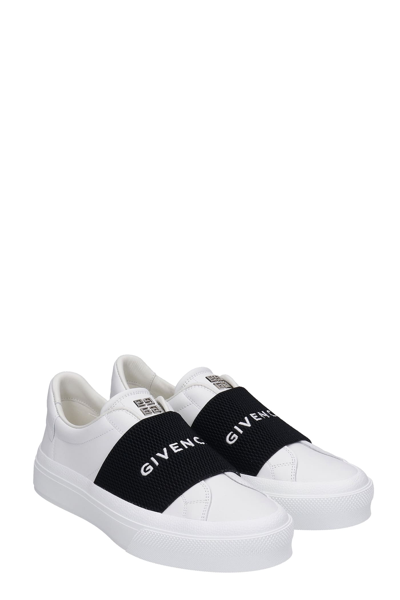 Shop Givenchy Sneakers In White Leather In Bianco/nero