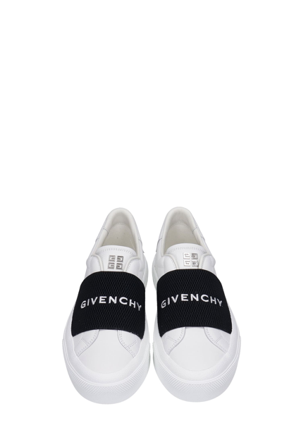 Shop Givenchy Sneakers In White Leather In Bianco/nero