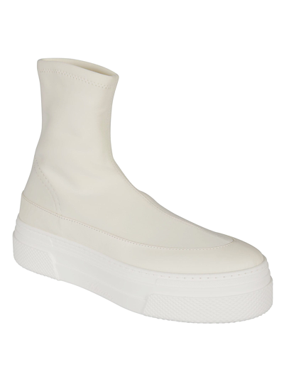 Shop Khaite Lidlow Sneakers In Cream