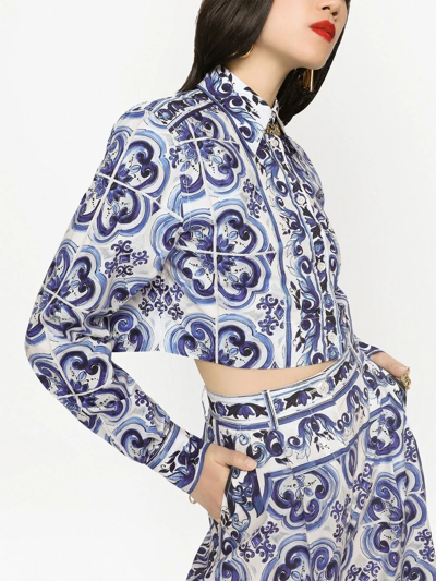 Shop Dolce & Gabbana Majolica-print Cropped Shirt In Blue