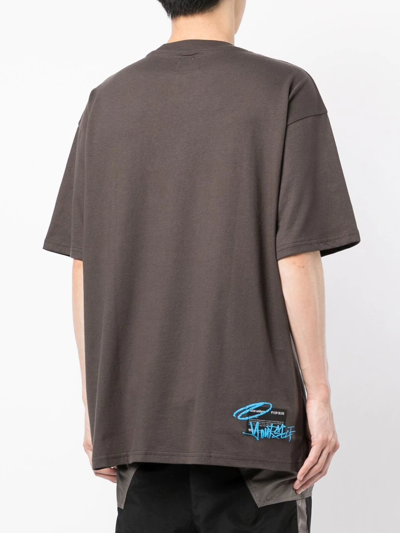 Shop Izzue Graphic-print Short-sleeved T-shirt In Braun