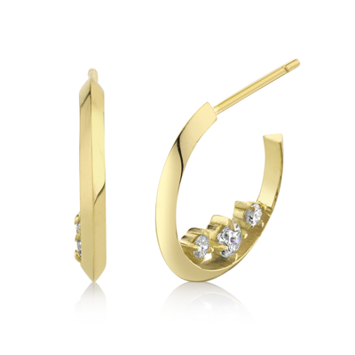 Shop Lizzie Mandler Small Knife Edge Hoops With Three Éclat Diamonds Earring In Yellow Gold,white Diamonds