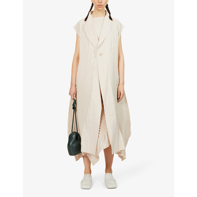 Shop Issey Miyake Ripples Shawl-collar Cotton-blend Coat In Ivory