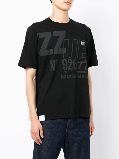 Shop Izzue Logo-print Detail T-shirt In Black