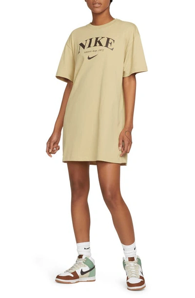 Nike Sportswear Women's Short-sleeve Graphic Dress In Wheat Grass/dark  Chocolate | ModeSens