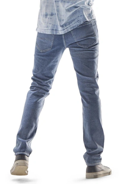 Shop Lee Daren Regular Straight Leg Stretch Jeans In Mid Newberry