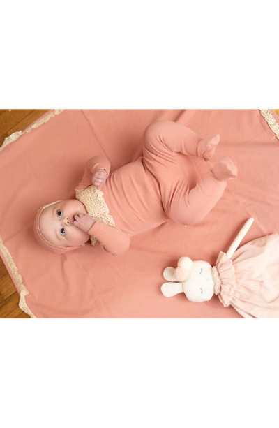 Maniere Speckled Smocked Cotton Blend Footie In Pink
