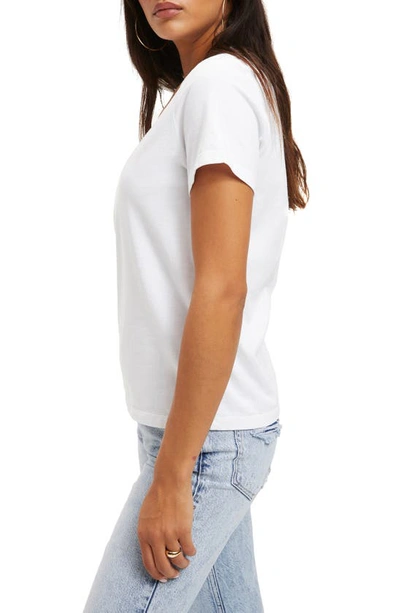 Shop Good American V-neck Girlfriend T-shirt In White001