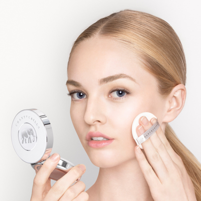 Chantecaille Future Skin Cushion Skincare Foundation In Aura