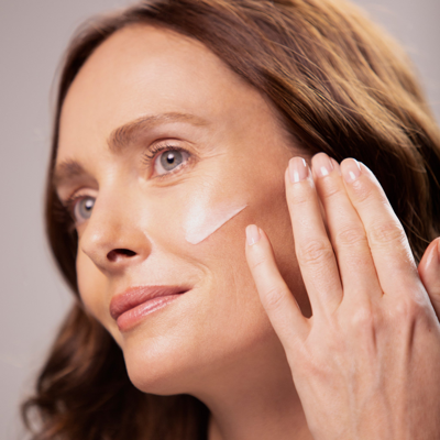 Sisley Paris Sisleÿa L'intégral Anti-âge Radiance Anti-dark Spot Serum In Default Title